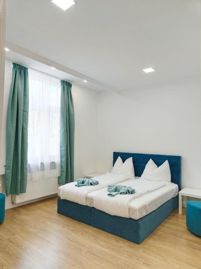 Ruyi Holiday -Csaladi Haz Sopron Exterior foto