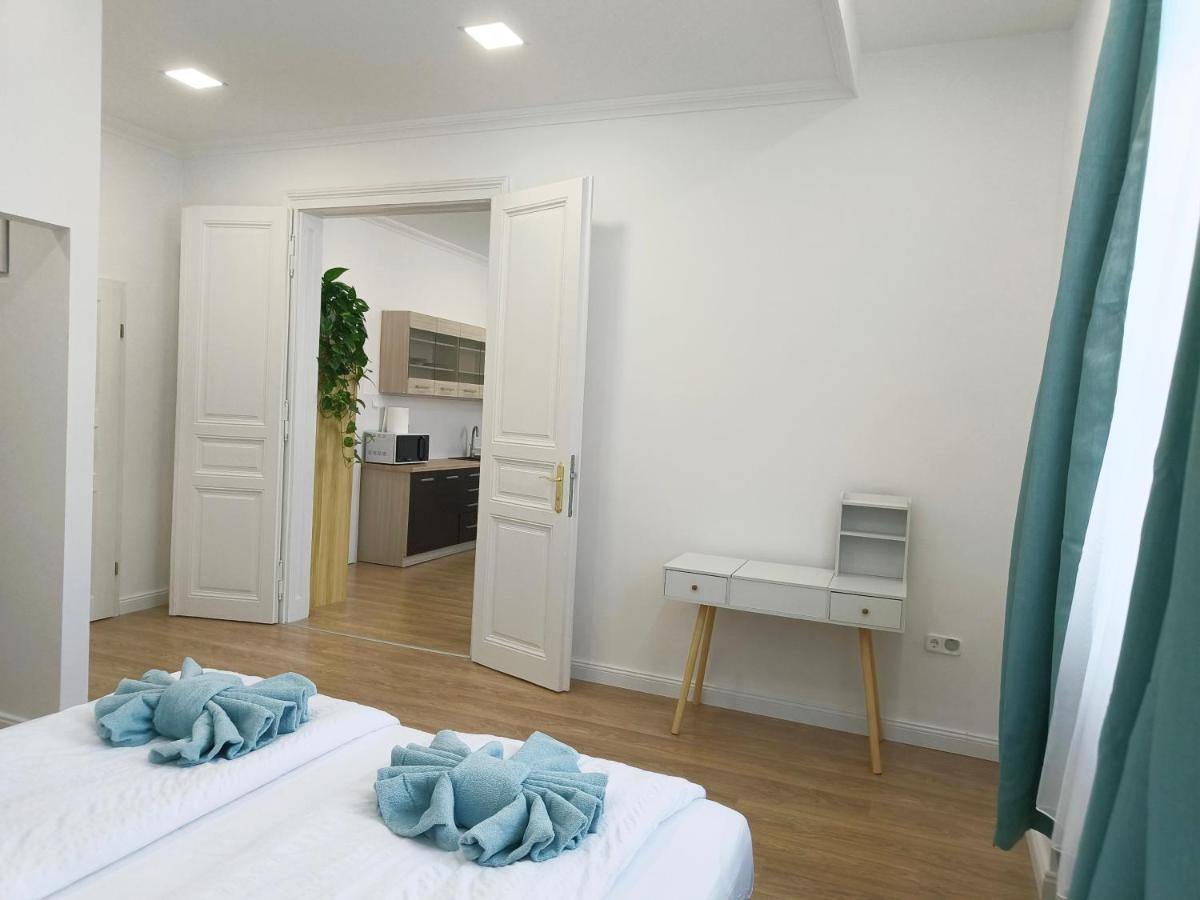 Ruyi Holiday -Csaladi Haz Sopron Exterior foto
