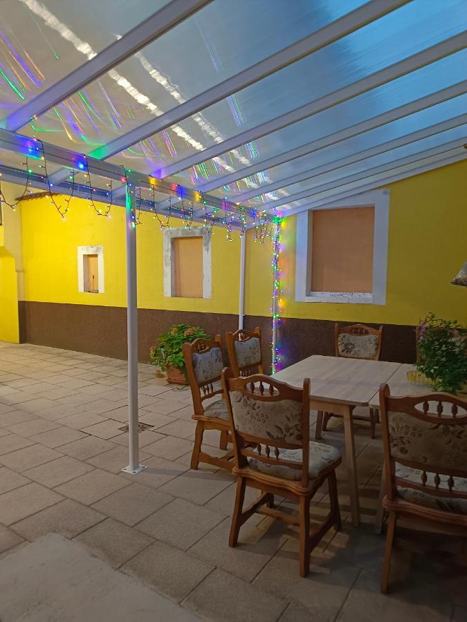 Ruyi Holiday -Csaladi Haz Sopron Exterior foto
