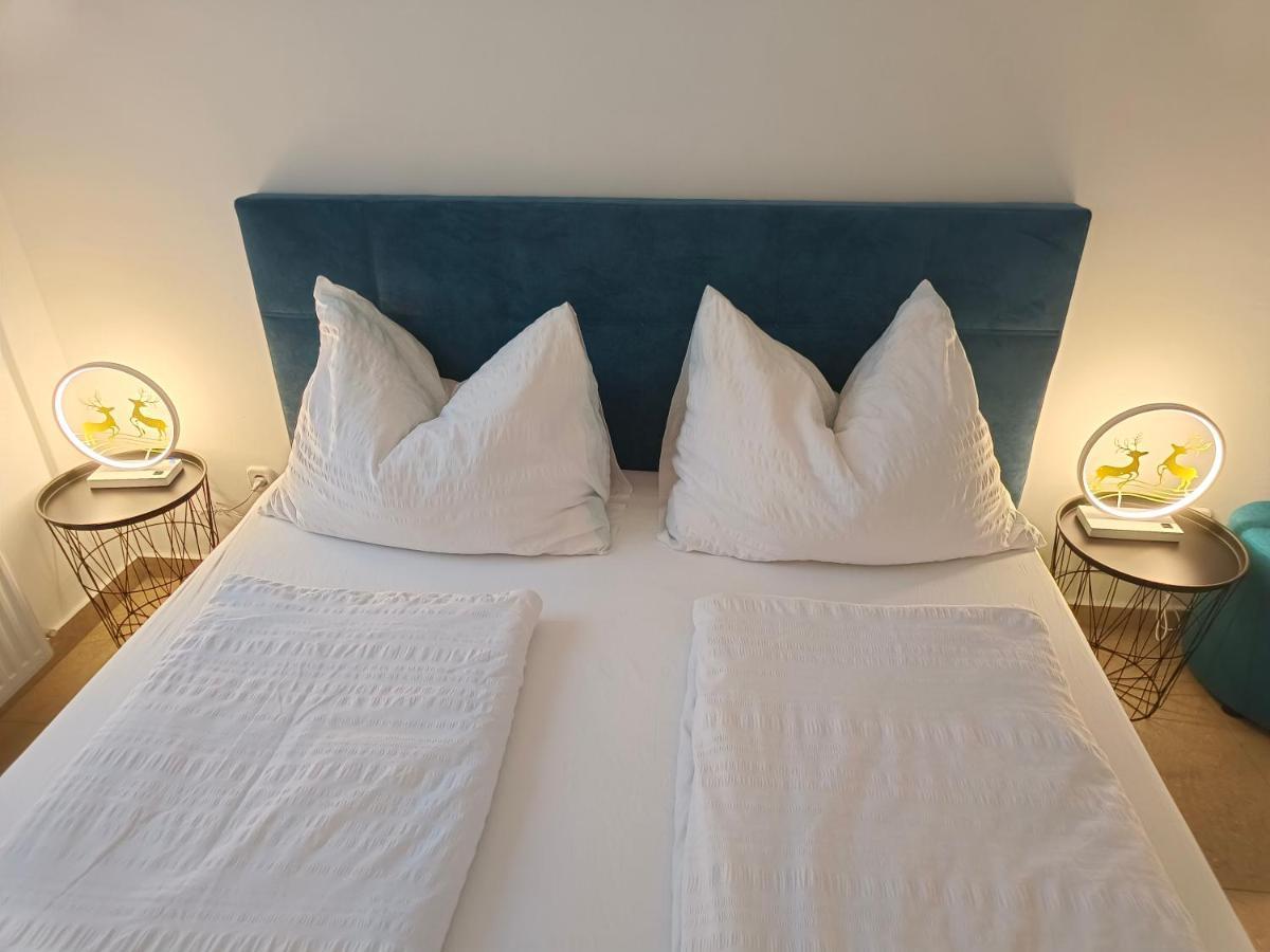 Ruyi Holiday -Csaladi Haz Sopron Exterior foto