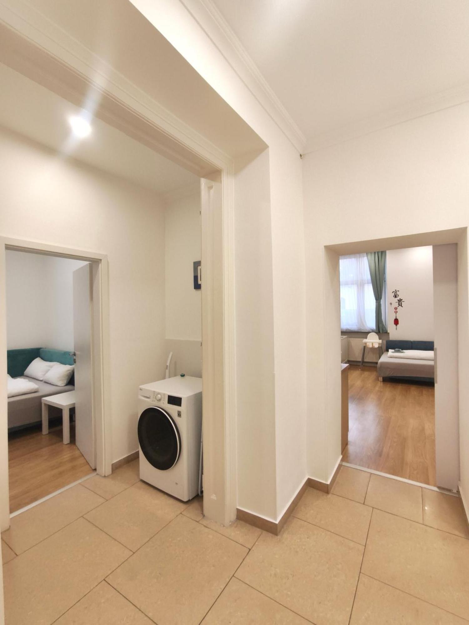 Ruyi Holiday -Csaladi Haz Sopron Exterior foto