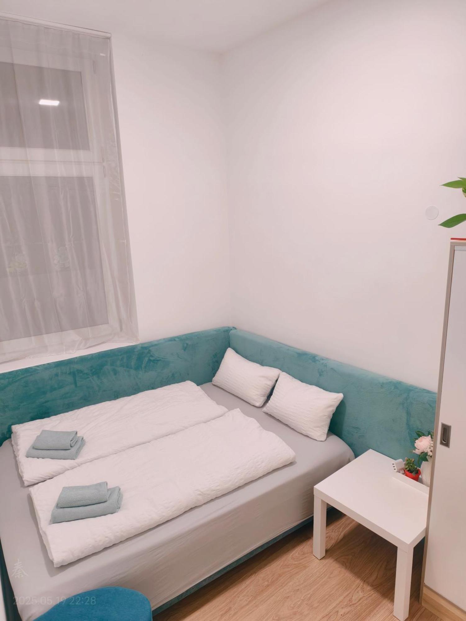Ruyi Holiday -Csaladi Haz Sopron Exterior foto