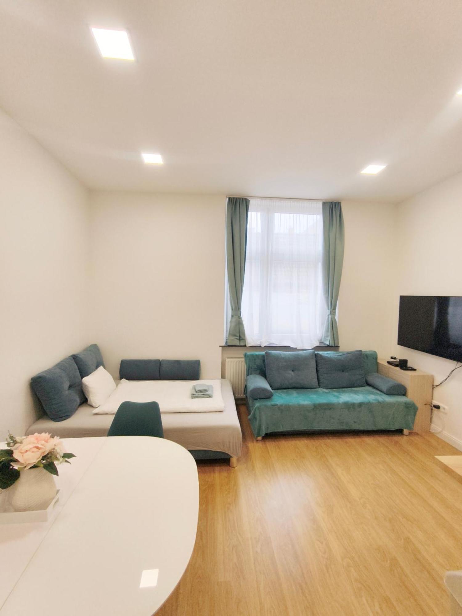 Ruyi Holiday -Csaladi Haz Sopron Exterior foto